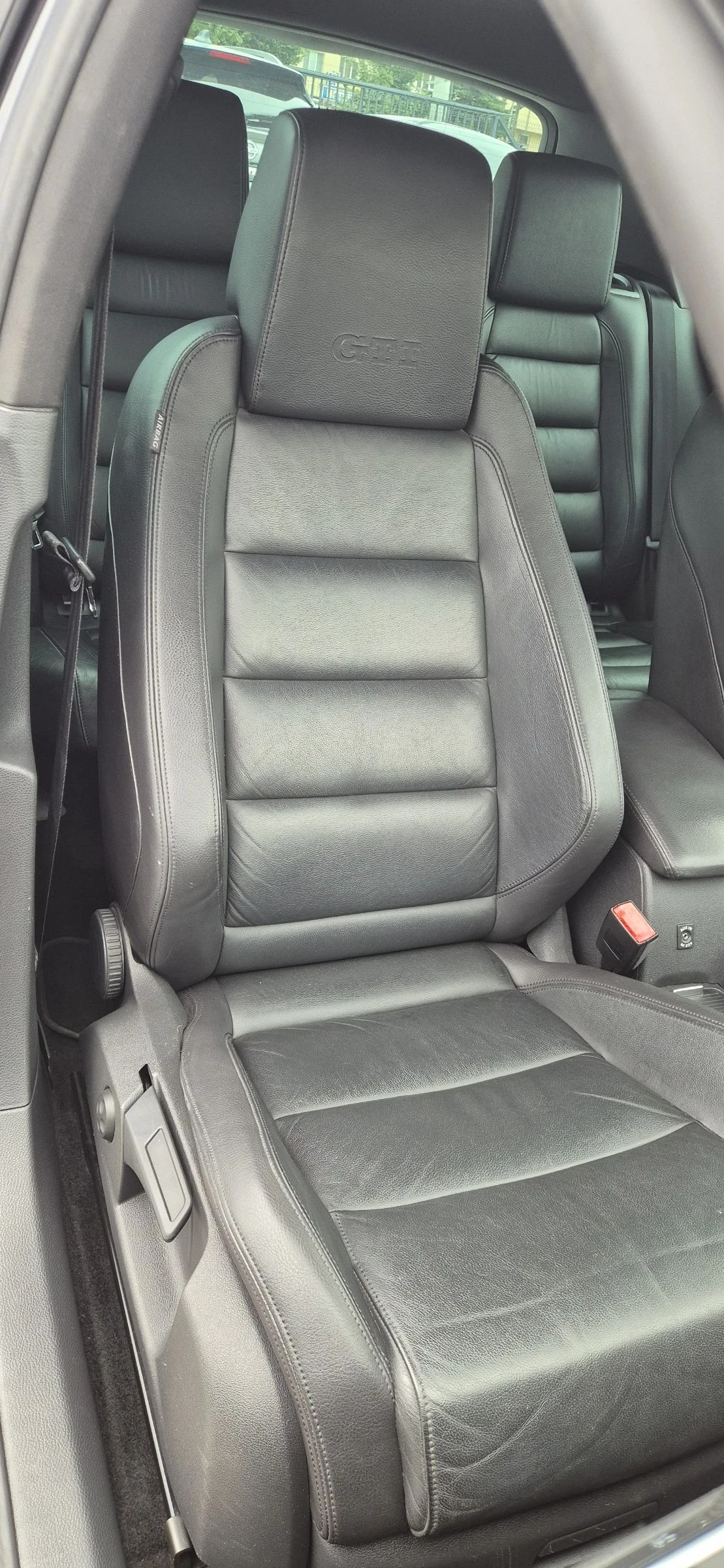VW Golf 2.0-211кс.GTI | Mobile.bg — изображение 12
