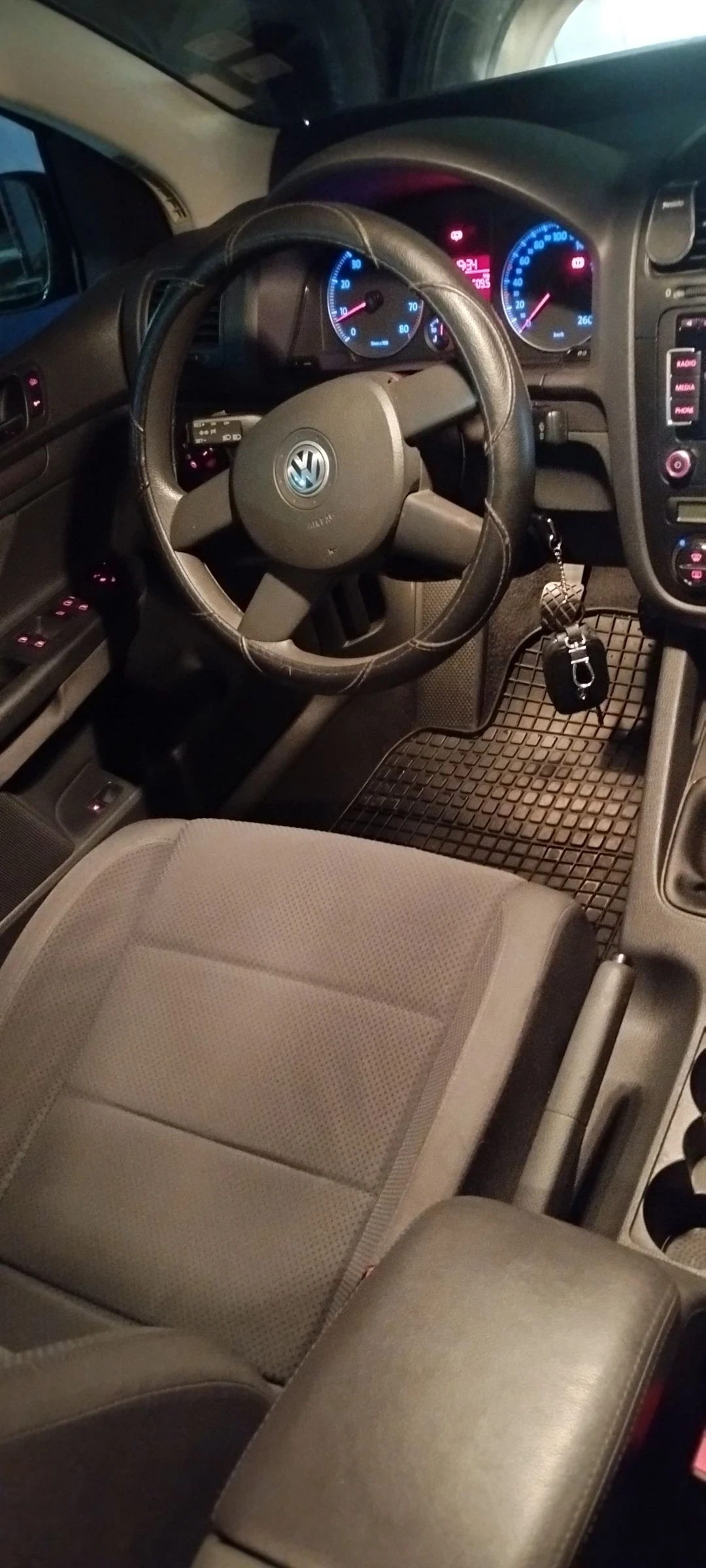 VW Golf 1.6фси 115 - изображение 9