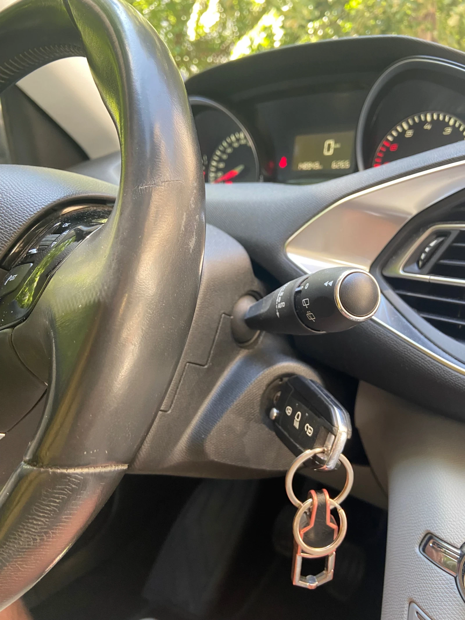 Peugeot 208  - изображение 7