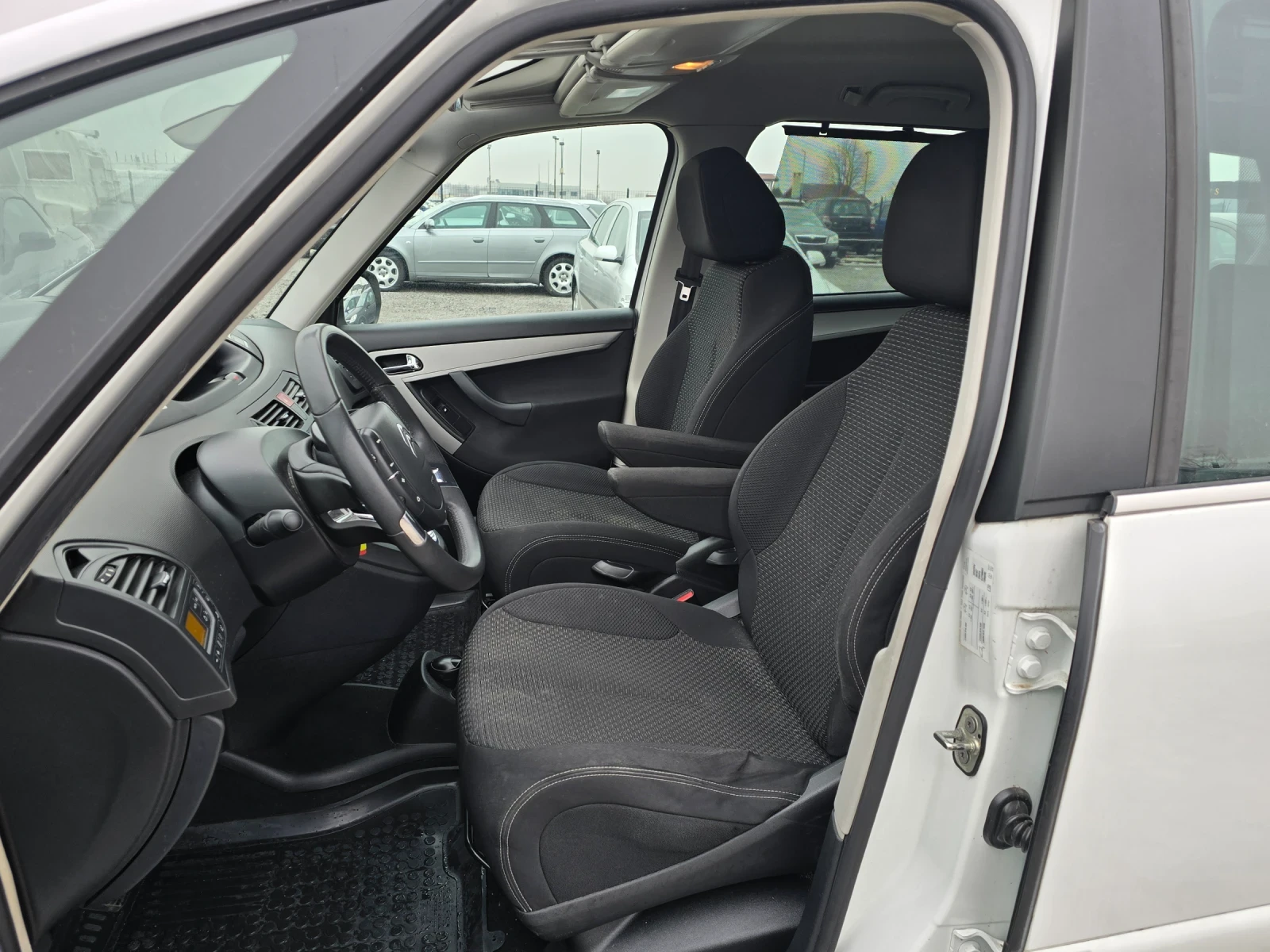 Citroen C4 Picasso 1.6HDI 112�� 7 ����� EURO 5 | Mobile.bg � ����������� 11