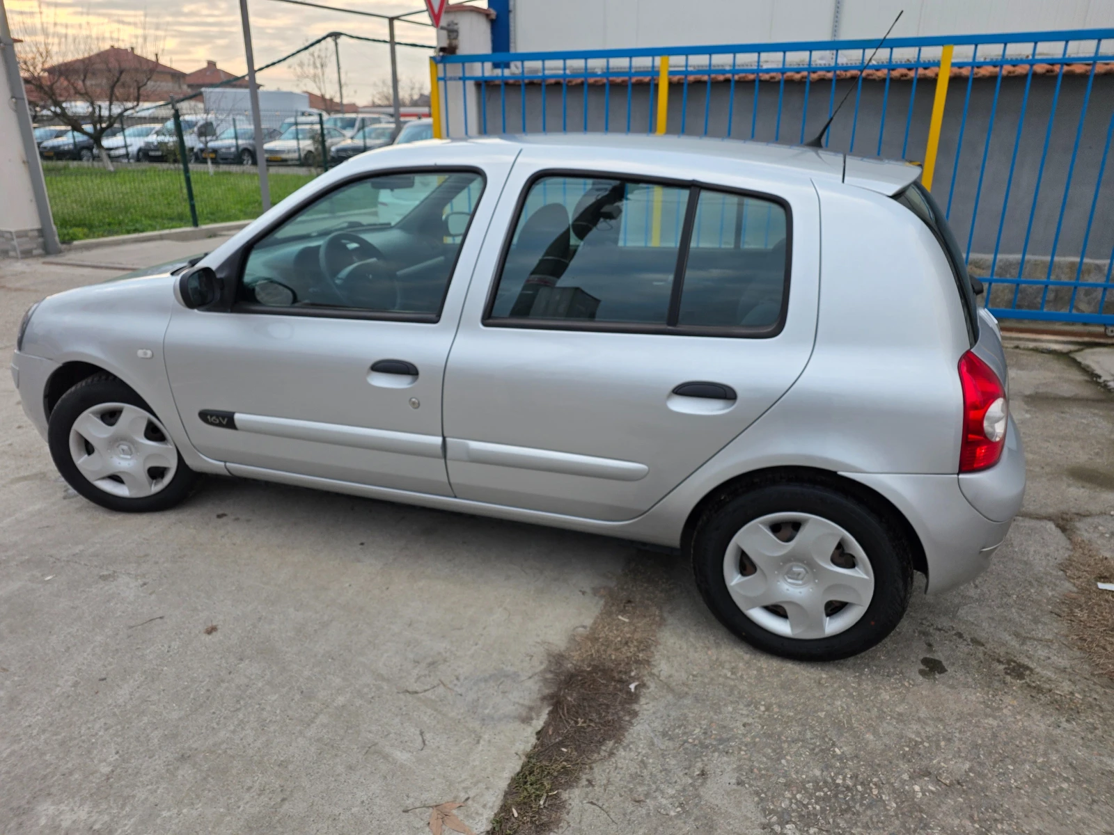 Renault Clio 1.2i Realni KL - изображение 4