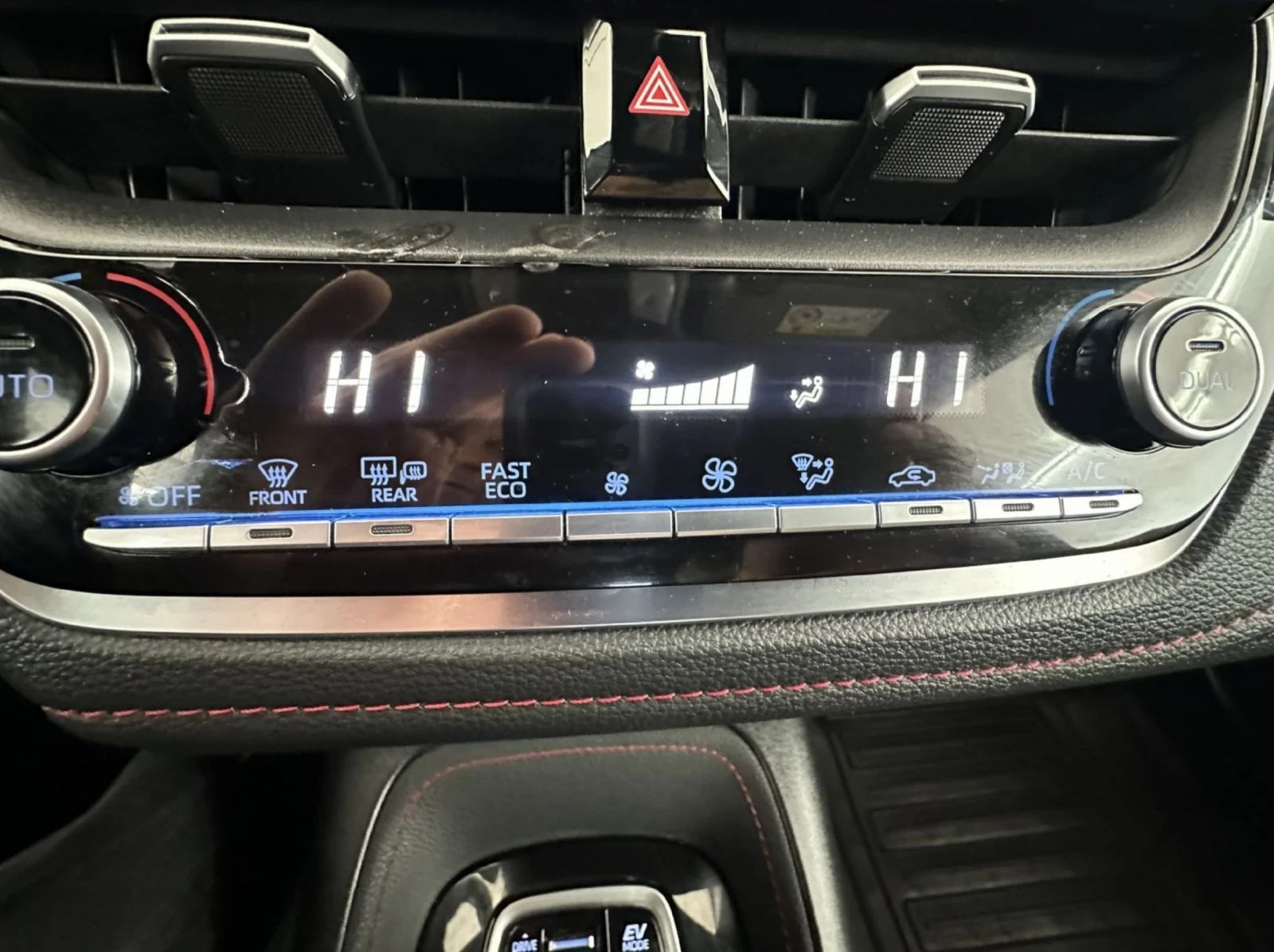 Toyota Corolla 1.8 GR SPORT.HYBRID.KAMERA.LED.NAVI, снимка 12 - Автомобили и джипове - 53830639