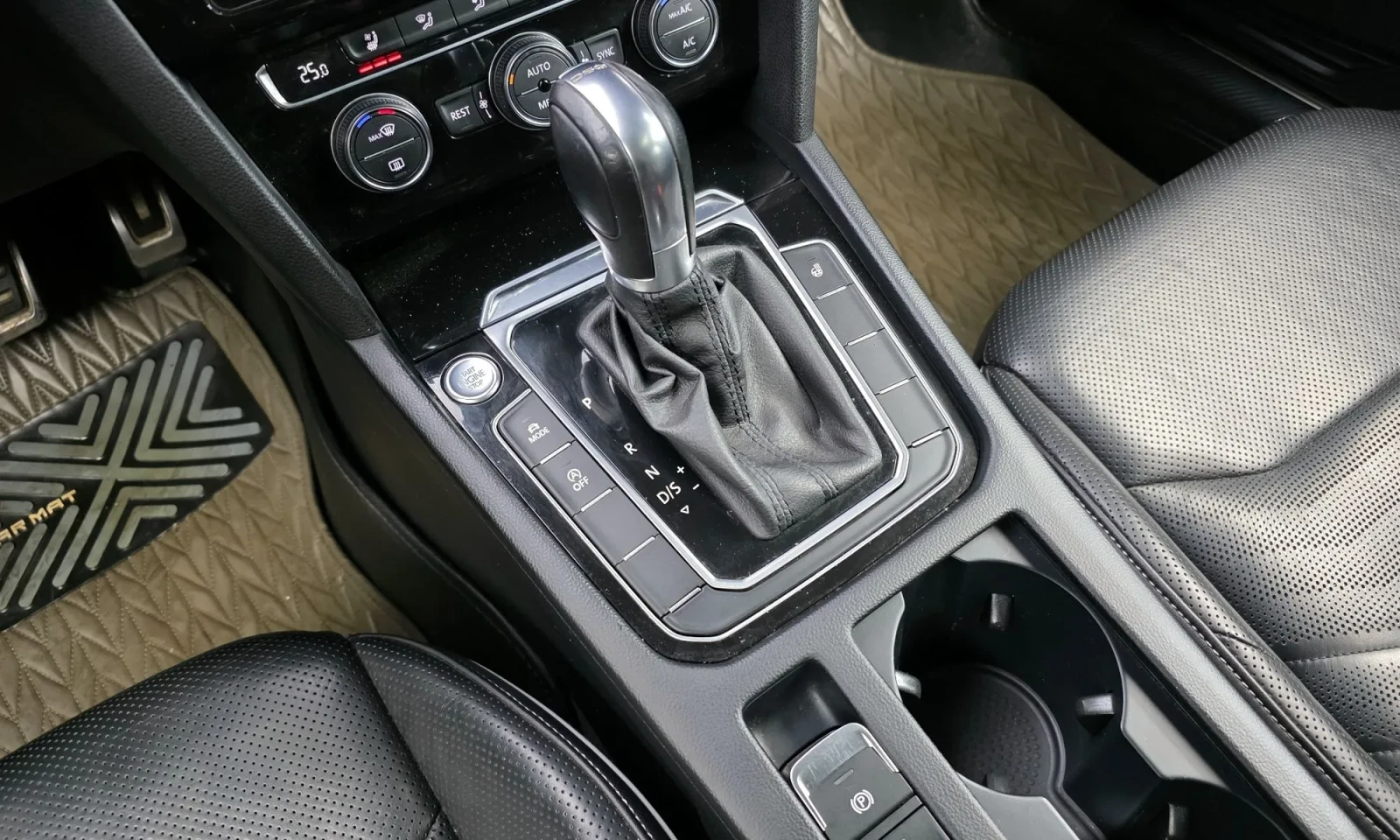 VW Arteon ОБДУХВАНЕ* 360 КАМЕРИ* DYNAUDIO, снимка 9 - Автомобили и джипове - 54378194