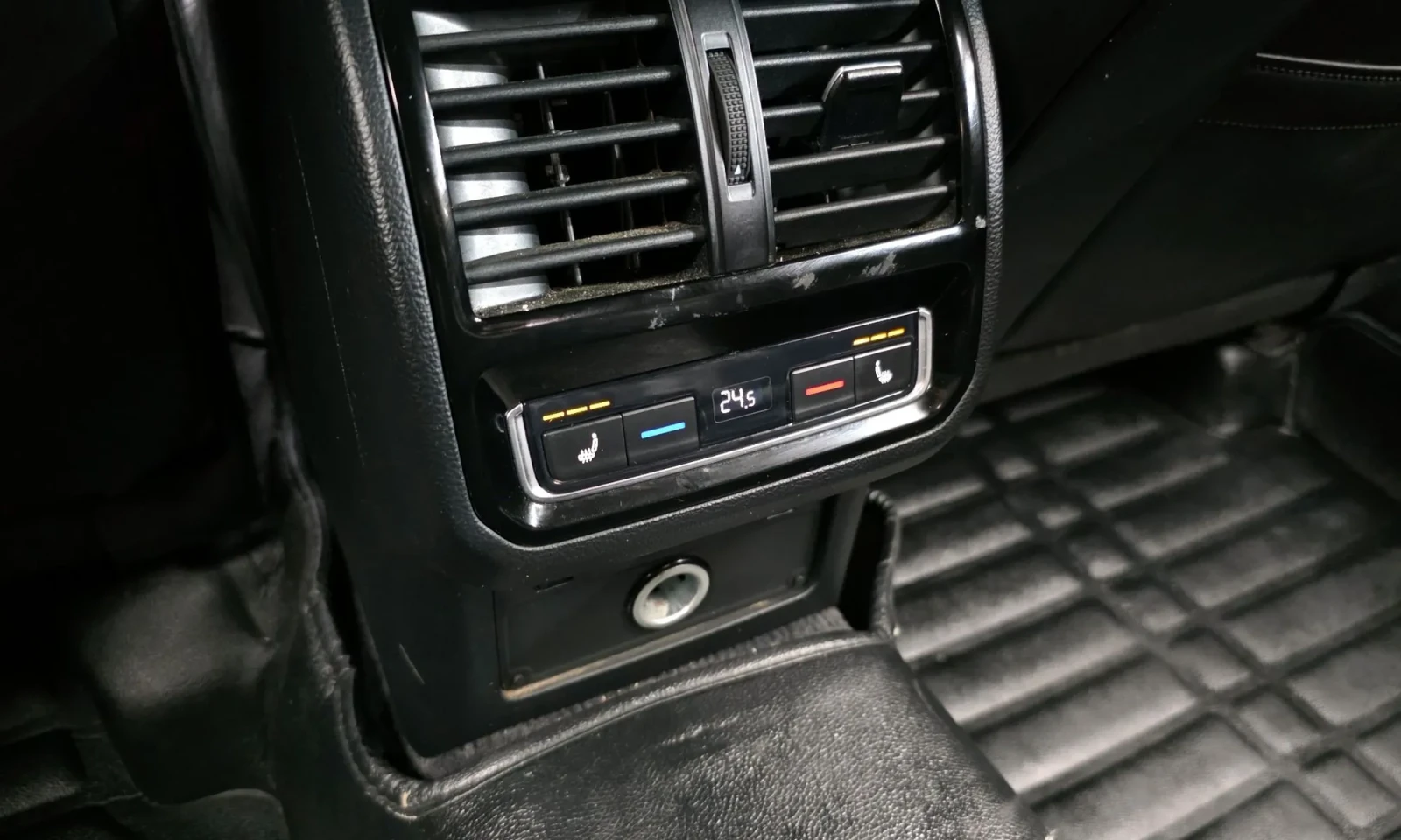 VW Arteon ОБДУХВАНЕ* 360 КАМЕРИ* DYNAUDIO, снимка 15 - Автомобили и джипове - 54378194