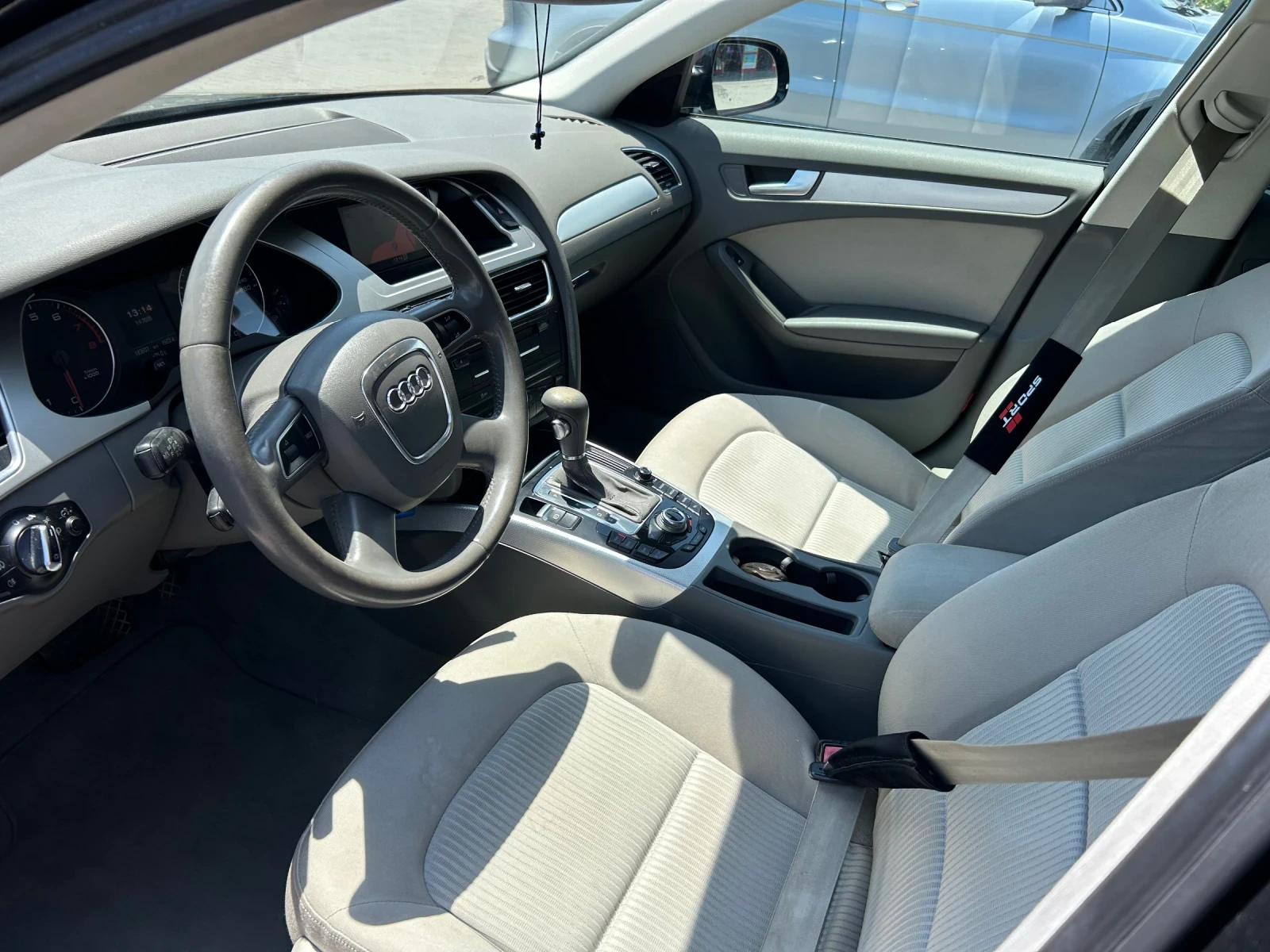 Audi A4 1.8T АВТОМАТИК, снимка 9 - Автомобили и джипове - 54743632