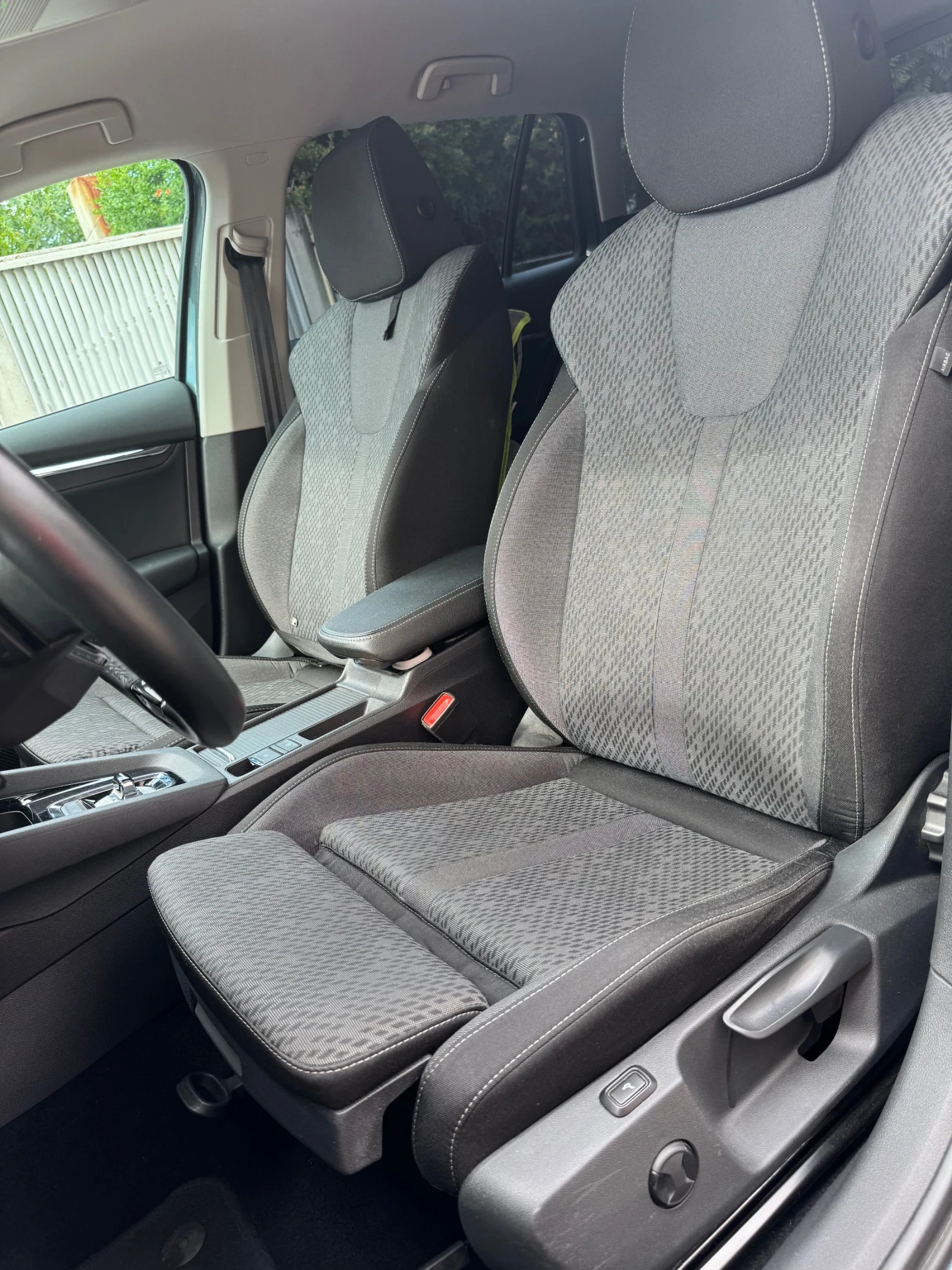 Skoda Octavia First Edition 2.0TDI 150kc, снимка 11 - Автомобили и джипове - 55039137