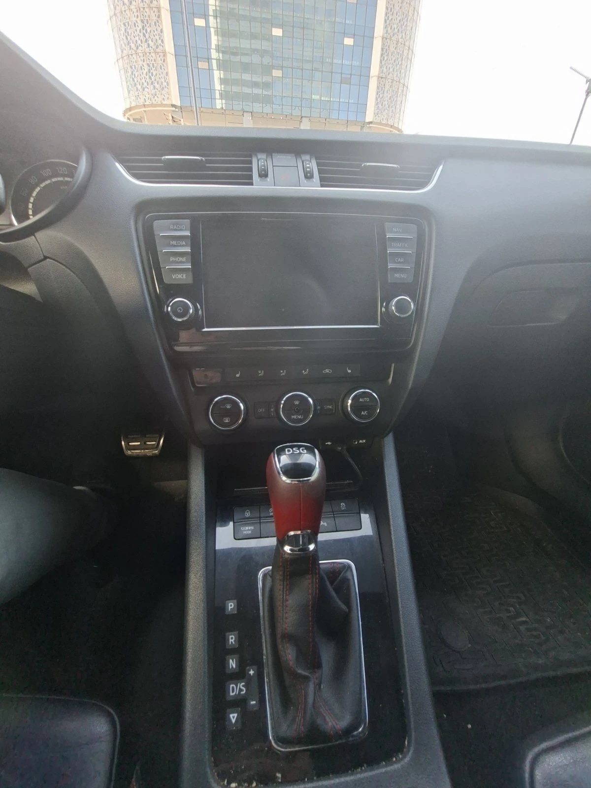 Skoda Octavia 2.0 VRS, снимка 12 - Автомобили и джипове - 55117513