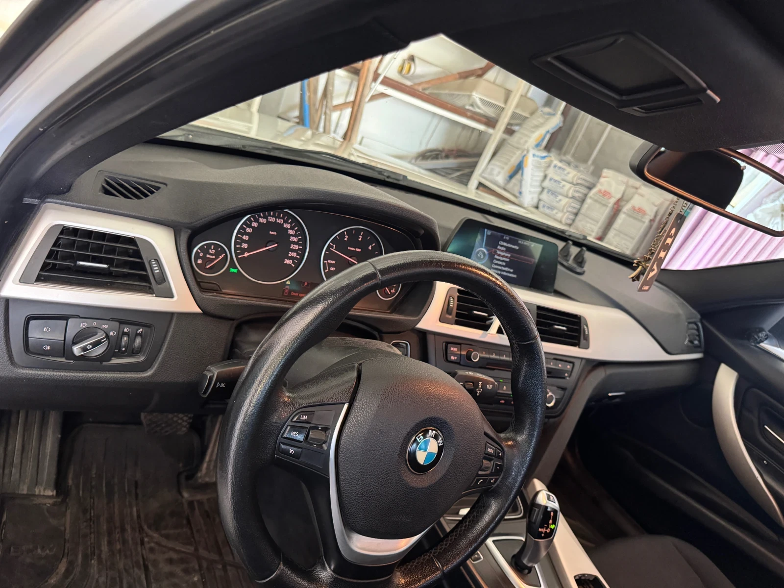 BMW 318, снимка 12 - Автомобили и джипове - 55133479