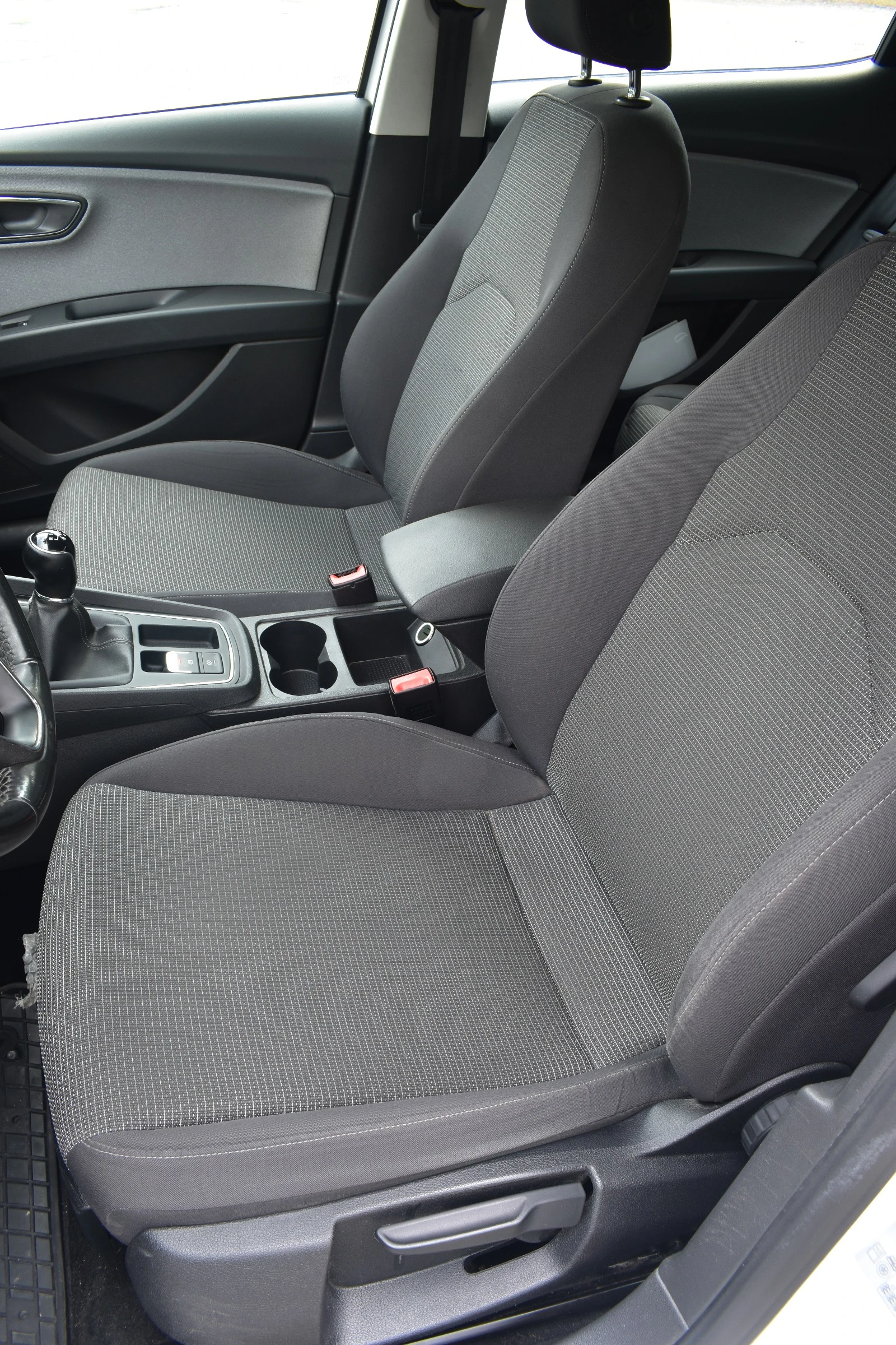 Seat Leon 1.5TSI Style, снимка 15 - Автомобили и джипове - 55430277