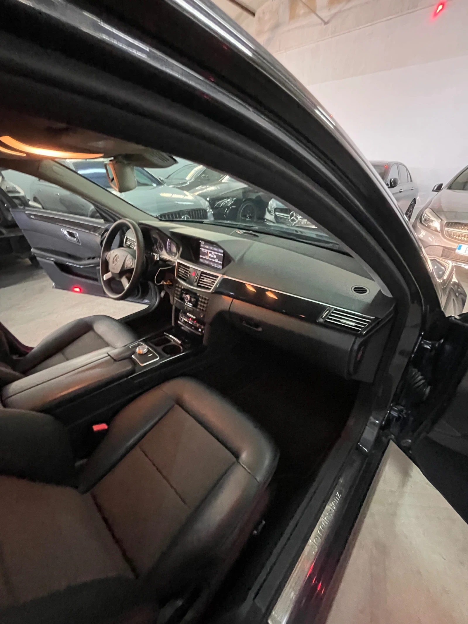 Mercedes-Benz E 350 CDI/Дистроник/подгрев/парктр/ОБСЛУЖЕНА/ГАРАНЦИЯ!!!, снимка 12 - Автомобили и джипове - 55501080