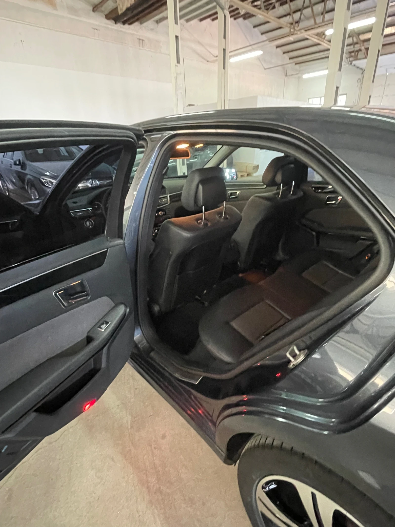 Mercedes-Benz E 350 CDI/Дистроник/подгрев/парктр/ОБСЛУЖЕНА/ГАРАНЦИЯ!!!, снимка 9 - Автомобили и джипове - 55501080