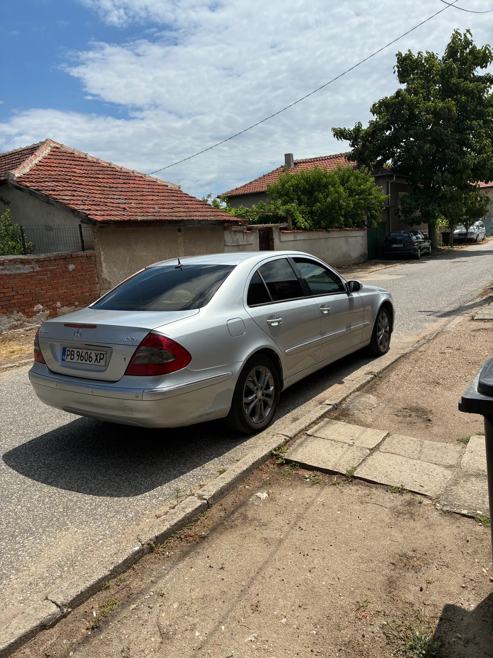 Mercedes-Benz E 270, снимка 10 - Автомобили и джипове - 56125214