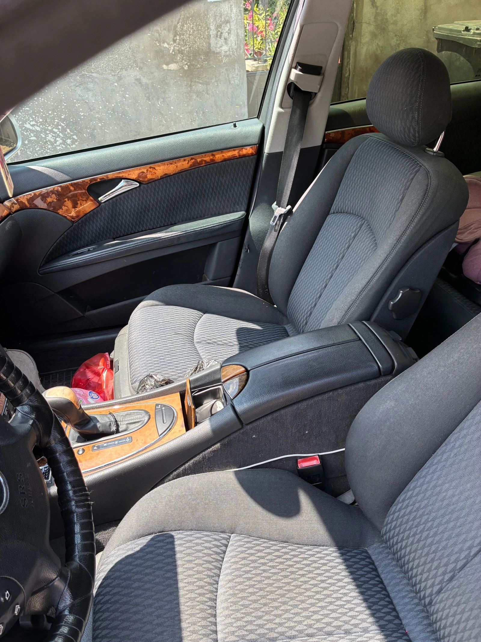 Mercedes-Benz E 270, снимка 4 - Автомобили и джипове - 56125214