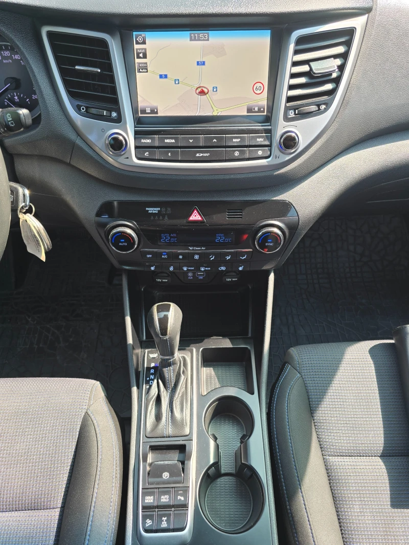 Hyundai Tucson 2.0CRDI* 4X4* STYLE , снимка 10 - Автомобили и джипове - 51643345