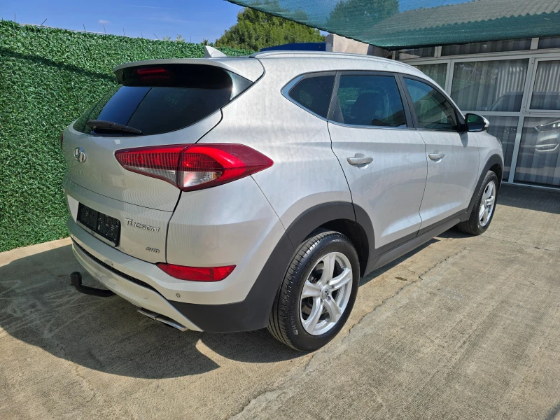 Hyundai Tucson 2.0CRDI* 4X4* STYLE , снимка 4 - Автомобили и джипове - 51643345