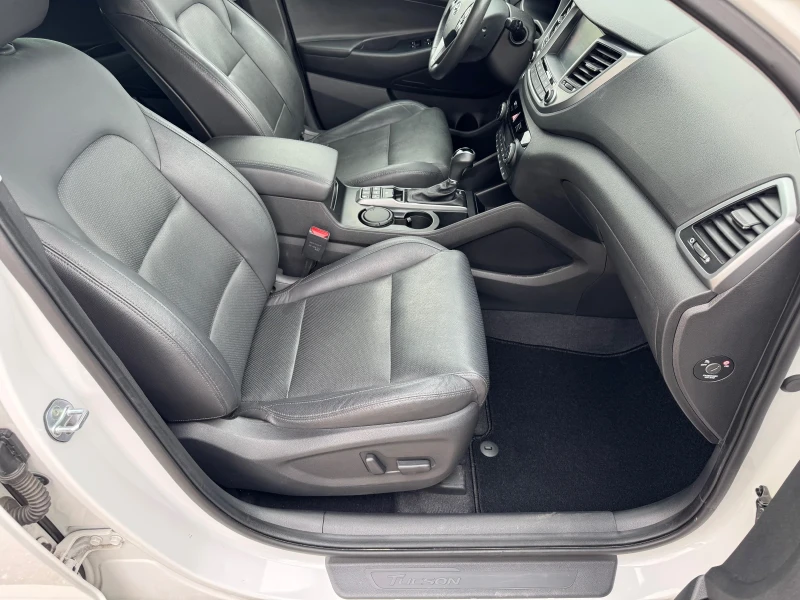 Hyundai Tucson 2.0CRDI 4WD Vertex FULL, снимка 9 - Автомобили и джипове - 52625073