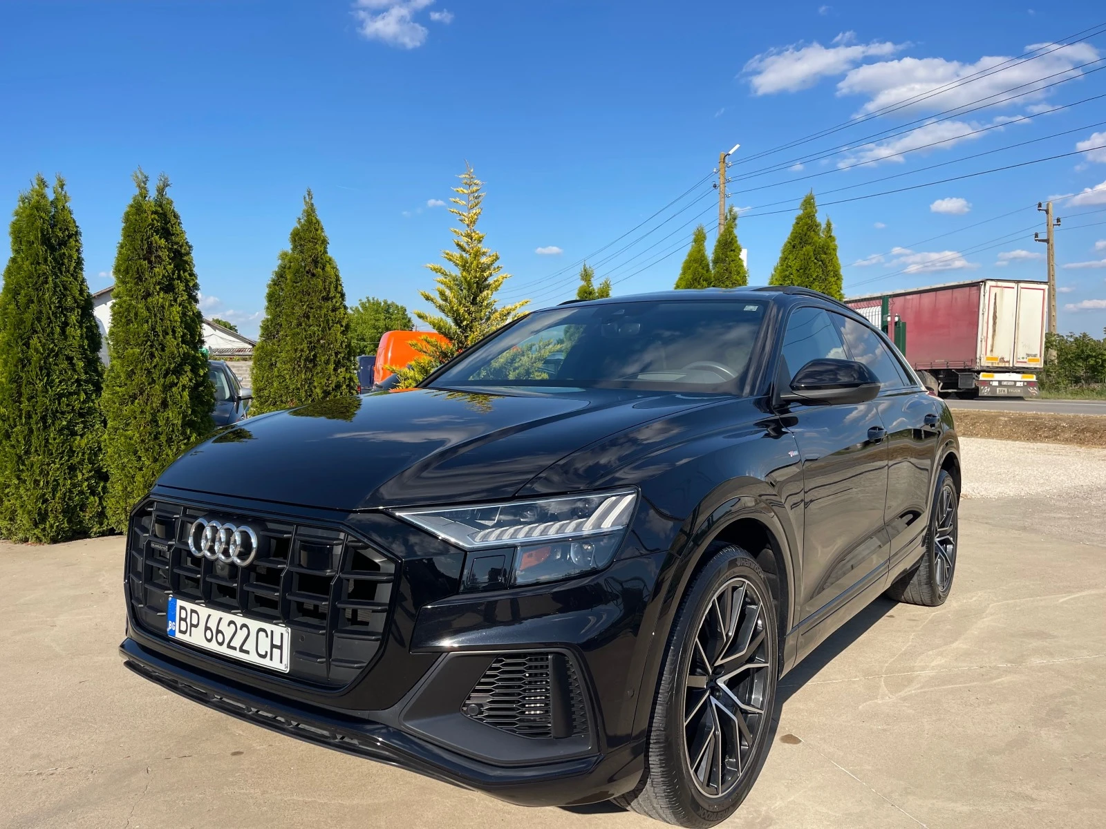 Audi Q8 S-line - [1] 