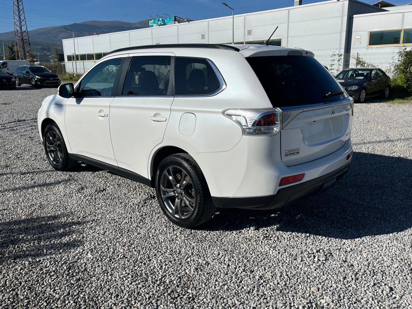 Mitsubishi Outlander 2.2DI-D-150k.c. 4WD /6+ 1МЕСТА/ - изображение 3