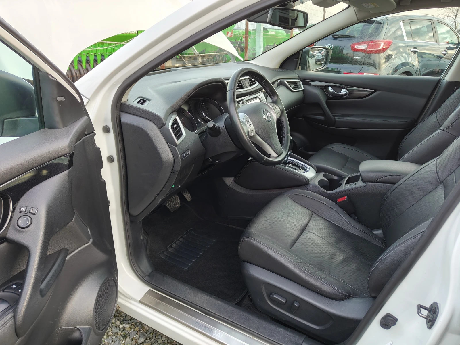 Nissan Qashqai 1.6 DCI КАМЕРА (360) * КОЖА* NAVI* FUL - изображение 7