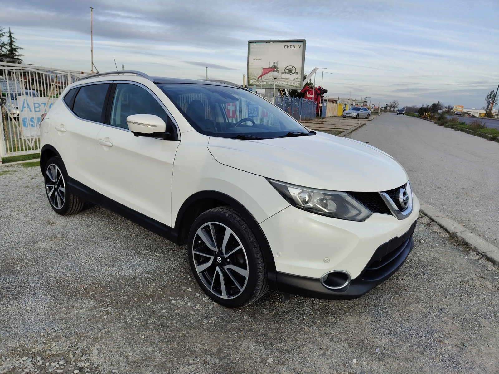 Nissan Qashqai 1.6 DCI КАМЕРА (360) * КОЖА* NAVI* FUL - изображение 5