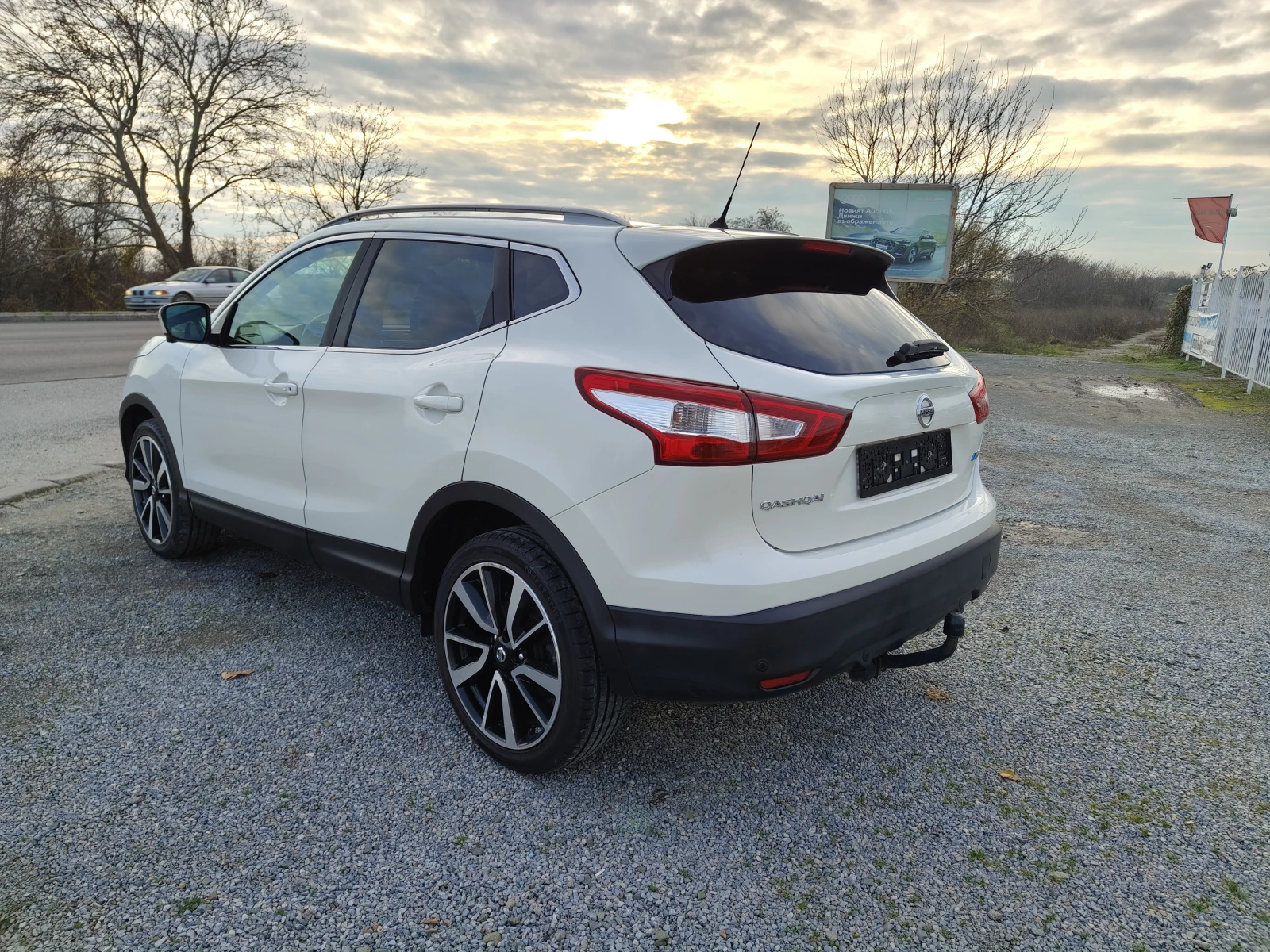 Nissan Qashqai 1.6 DCI КАМЕРА (360) * КОЖА* NAVI* FUL - изображение 3