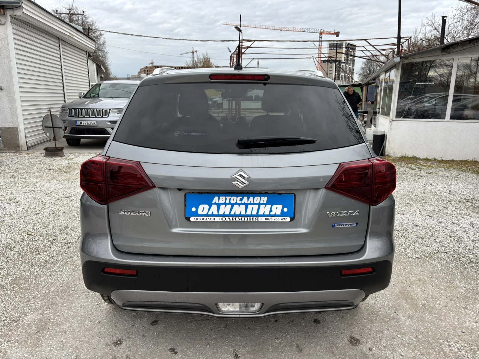 Suzuki Vitara Хибрид, снимка 4 - Автомобили и джипове - 54028605