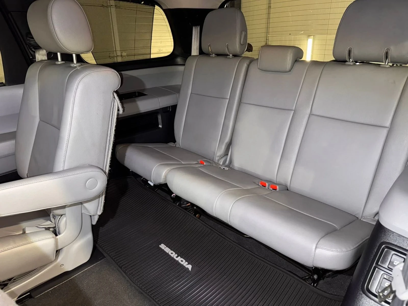 Toyota Sequoia LIMITED, снимка 10 - Автомобили и джипове - 54576795
