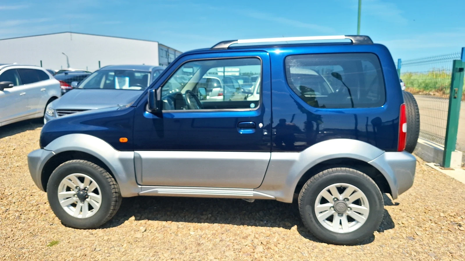 Suzuki Jimny 1.3i, снимка 7 - Автомобили и джипове - 55177735