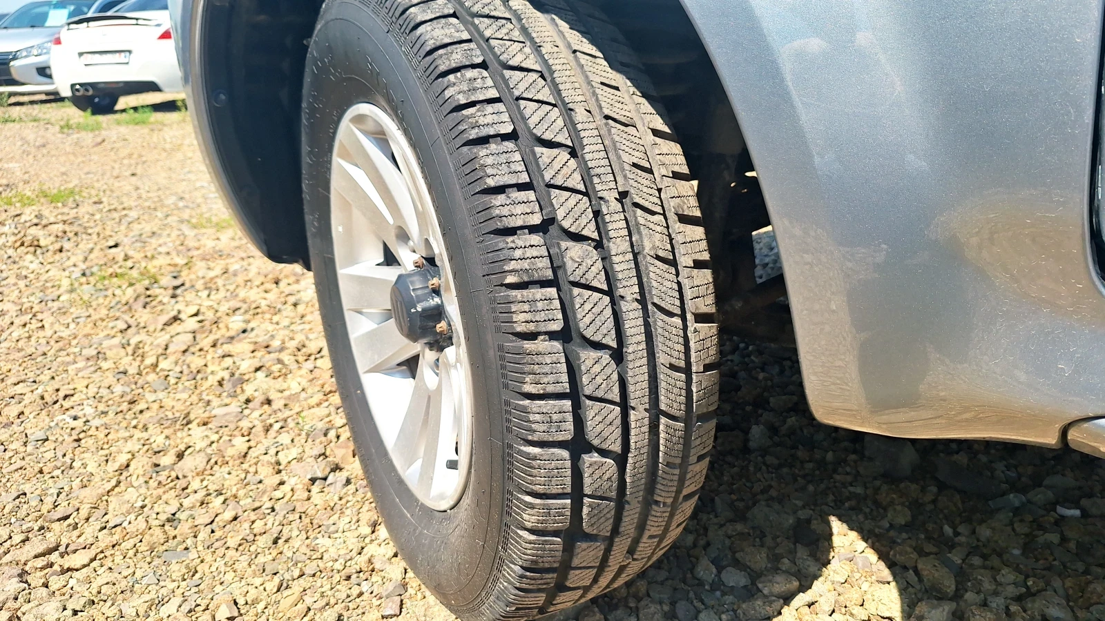 Suzuki Jimny 1.3i, снимка 9 - Автомобили и джипове - 55177735