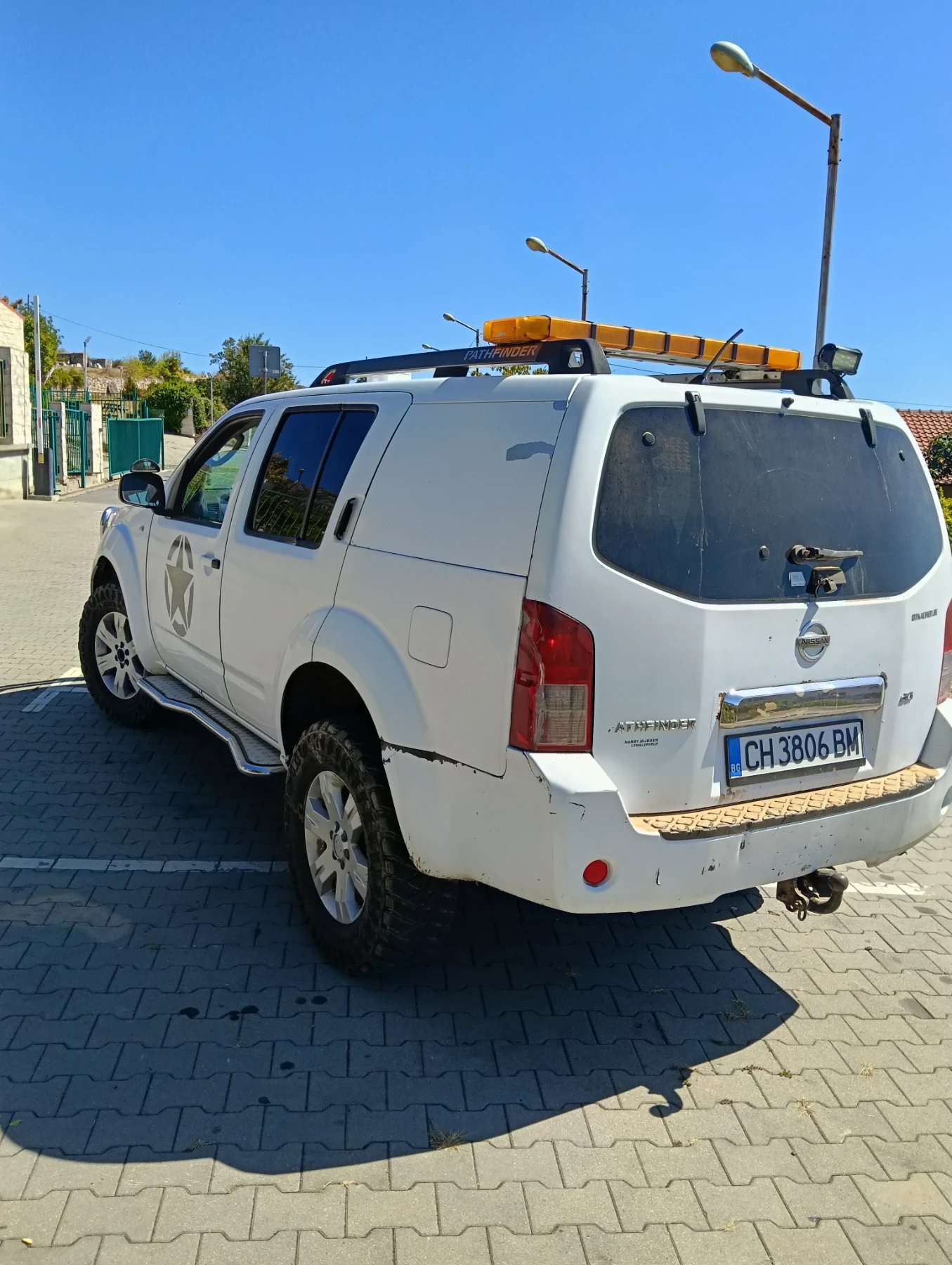 Nissan Pathfinder, снимка 4 - Автомобили и джипове - 56018402