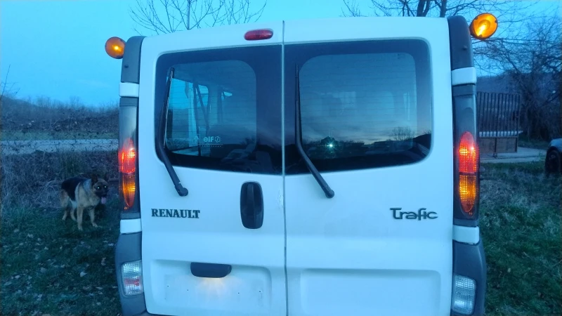 Renault Trafic 2.5CDTI-157000 km, снимка 15 - Бусове и автобуси - 52872005