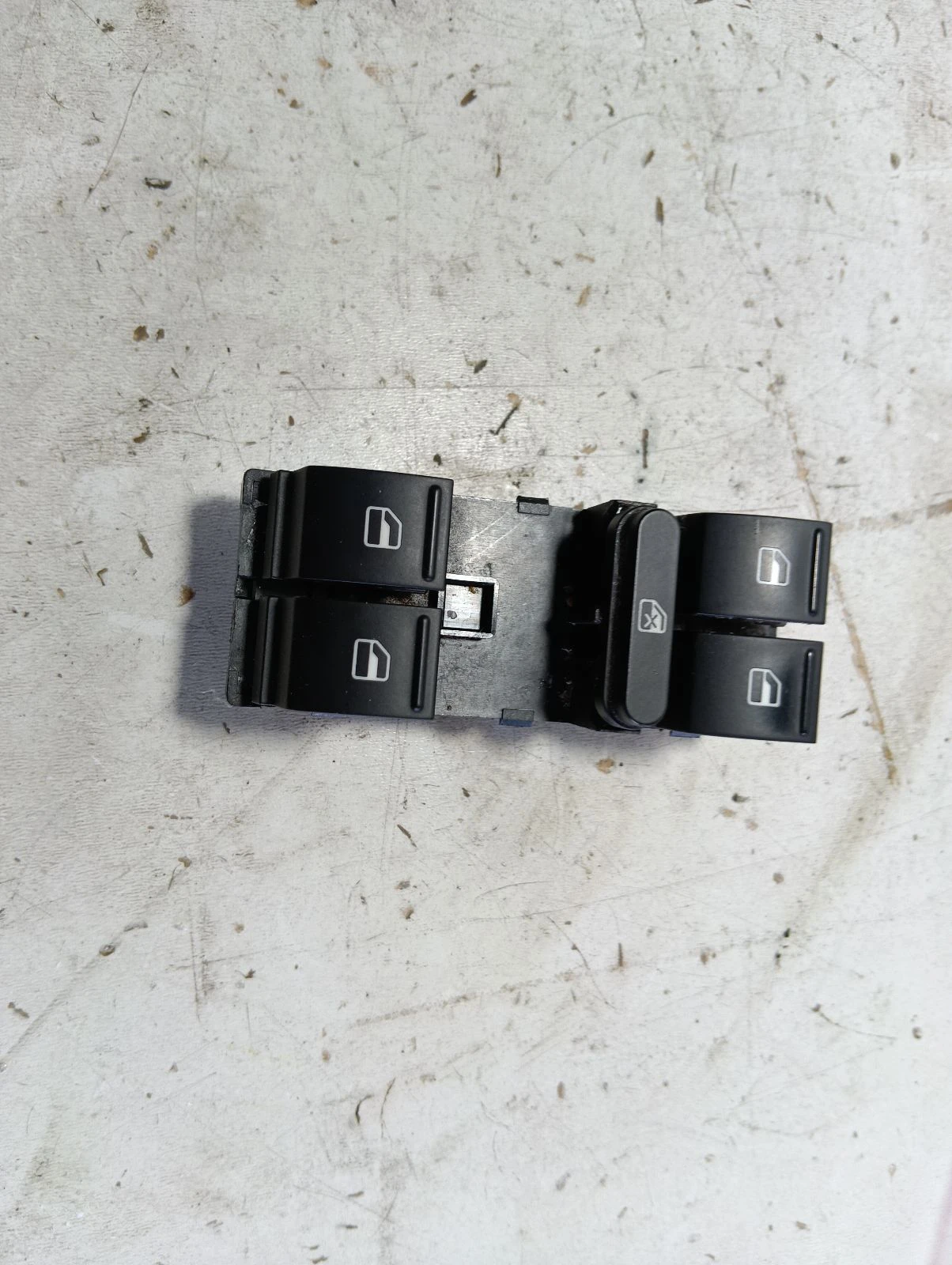 копче ел. стъкла 1Z0959858B Skoda Yeti
