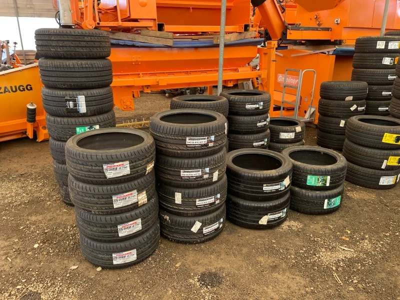 Гуми Всесезонни 225/70R15, снимка 3 - Гуми и джанти - 37285605