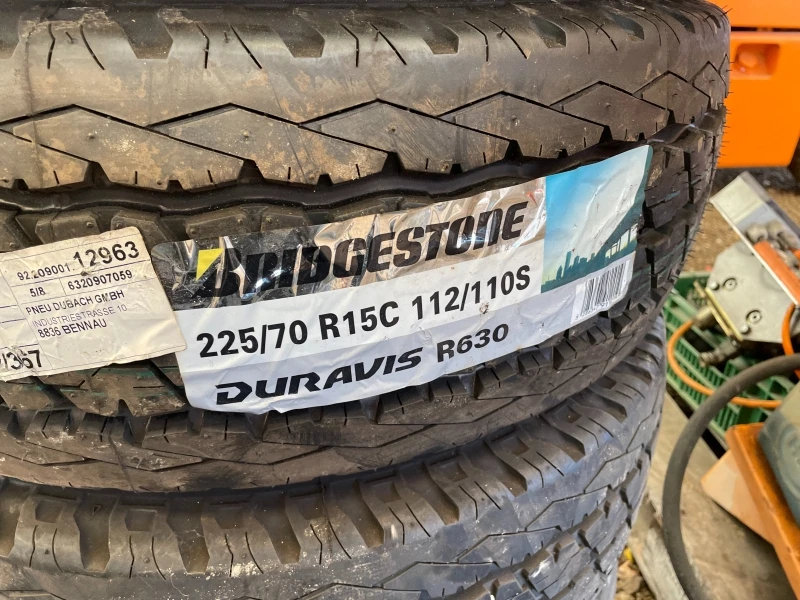 Гуми Всесезонни 225/70R15, снимка 1 - Гуми и джанти - 37285605