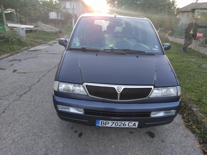 Lancia Zeta 2.0 турбо, снимка 2 - Автомобили и джипове - 47418560