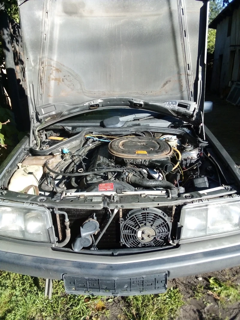 Mercedes-Benz 190, снимка 9 - Автомобили и джипове - 52645469