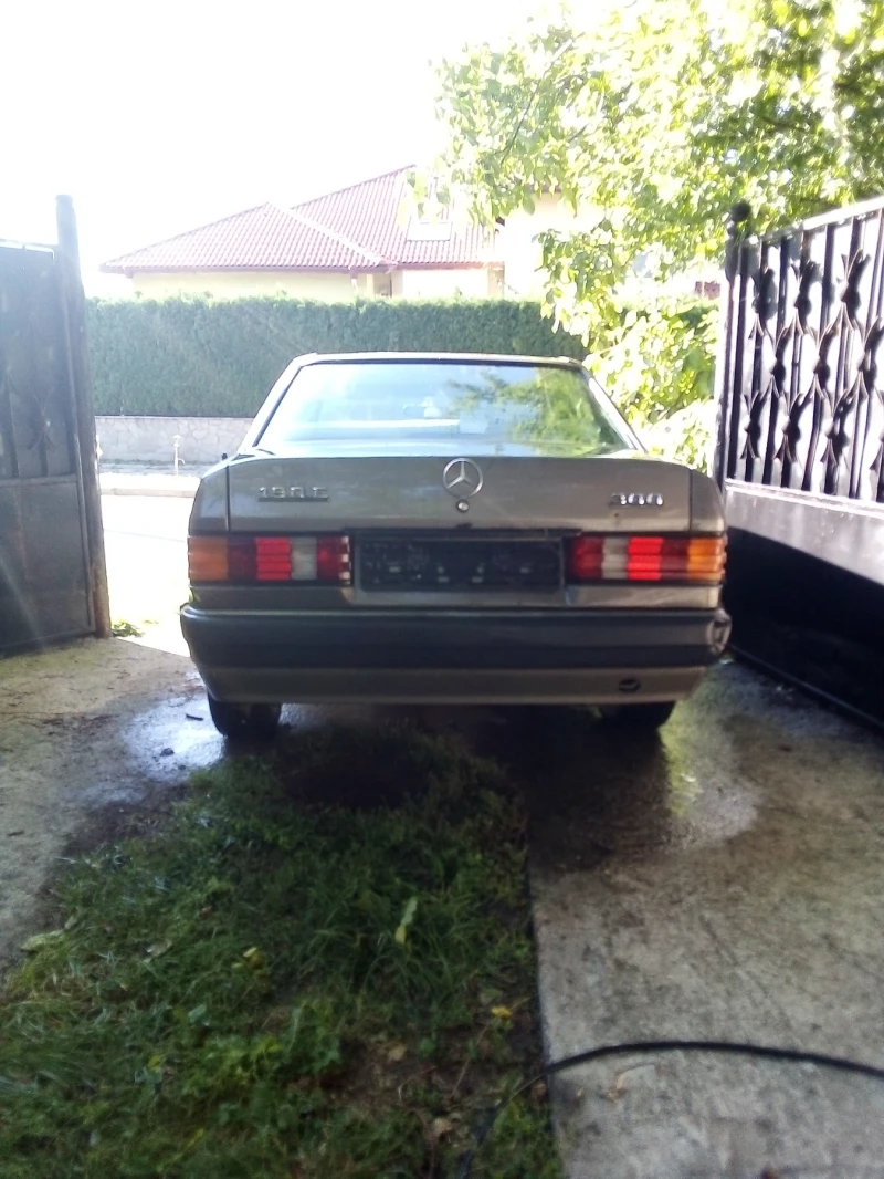 Mercedes-Benz 190, снимка 5 - Автомобили и джипове - 52645469