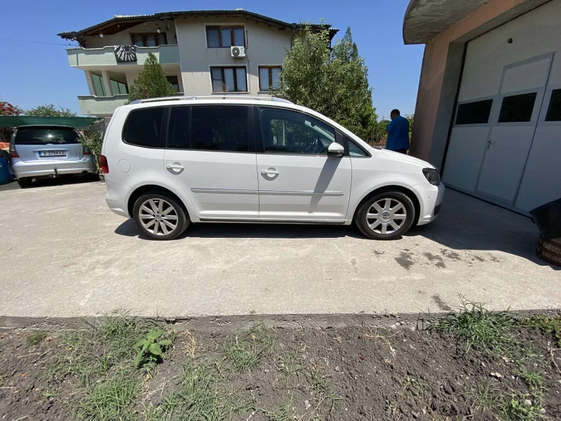 VW Touran 2.0 tdi, снимка 2 - Автомобили и джипове - 52877691