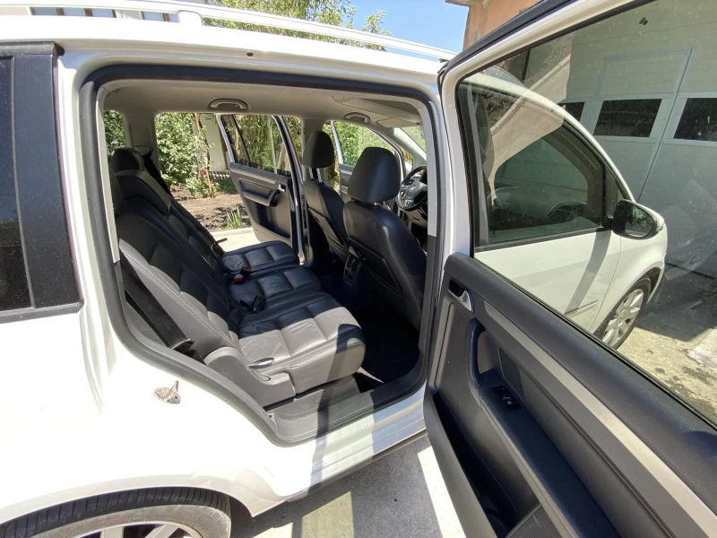 VW Touran 2.0 tdi, снимка 3 - Автомобили и джипове - 52877691