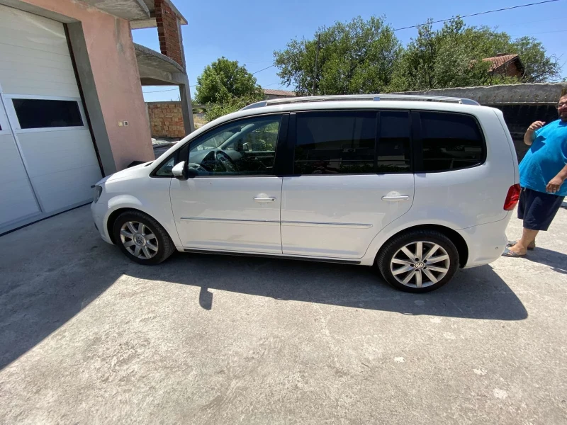 VW Touran 2.0 tdi, снимка 4 - Автомобили и джипове - 52877691