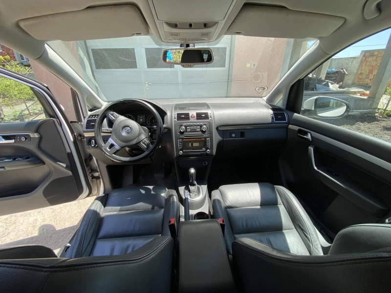 VW Touran 2.0 tdi, снимка 8 - Автомобили и джипове - 52877691