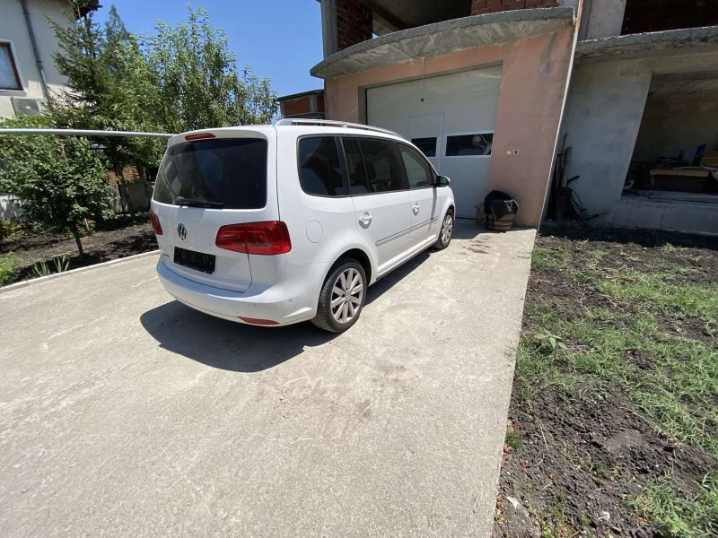 VW Touran 2.0 tdi, снимка 14 - Автомобили и джипове - 52877691
