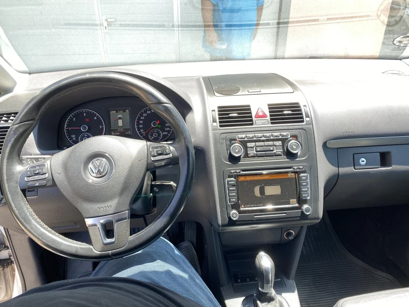 VW Touran 2.0 tdi, снимка 11 - Автомобили и джипове - 52877691