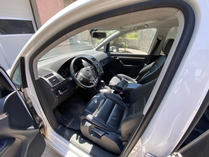 VW Touran 2.0 tdi, снимка 7 - Автомобили и джипове - 52877691