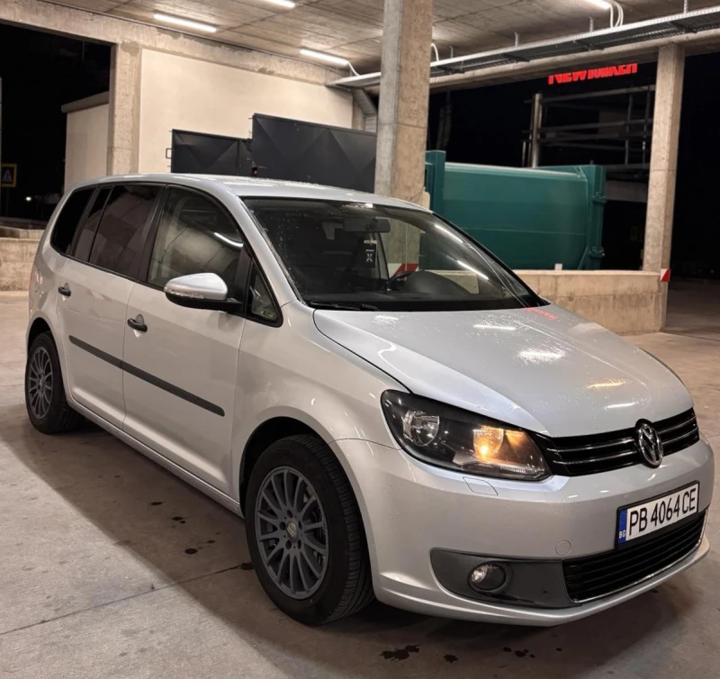 VW Touran VW Touran 1.6 diesel 2012 г., снимка 3 - Автомобили и джипове - 51979580