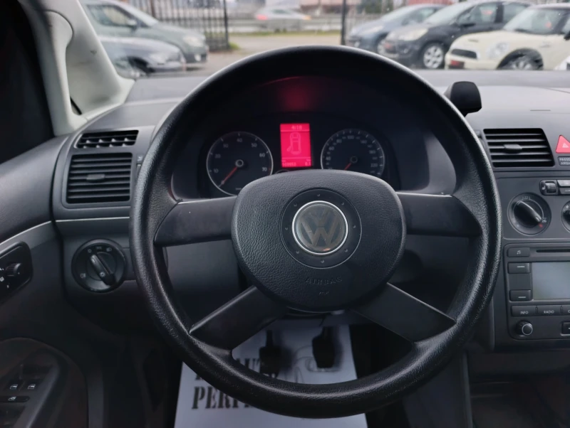 VW Touran 1.6i-116кс.БЕНЗИН, снимка 11 - Автомобили и джипове - 52471445