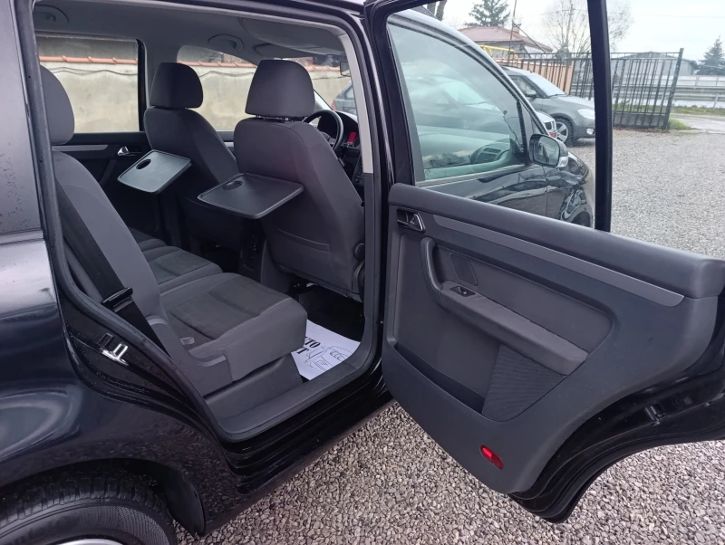 VW Touran 1.6i-116кс.БЕНЗИН, снимка 13 - Автомобили и джипове - 52471445