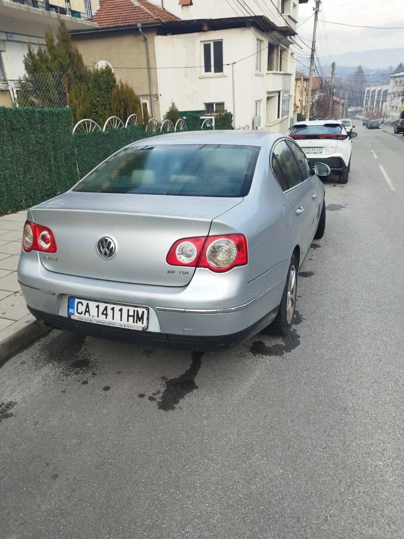 VW Passat 2 TDI, снимка 3 - Автомобили и джипове - 52658950