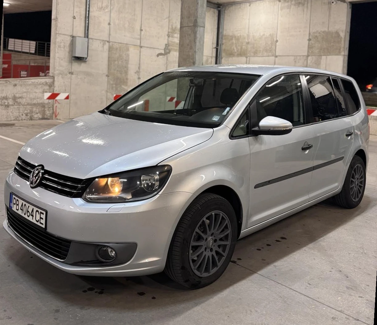 VW Touran VW Touran 1.6 diesel 2012 г., снимка 1