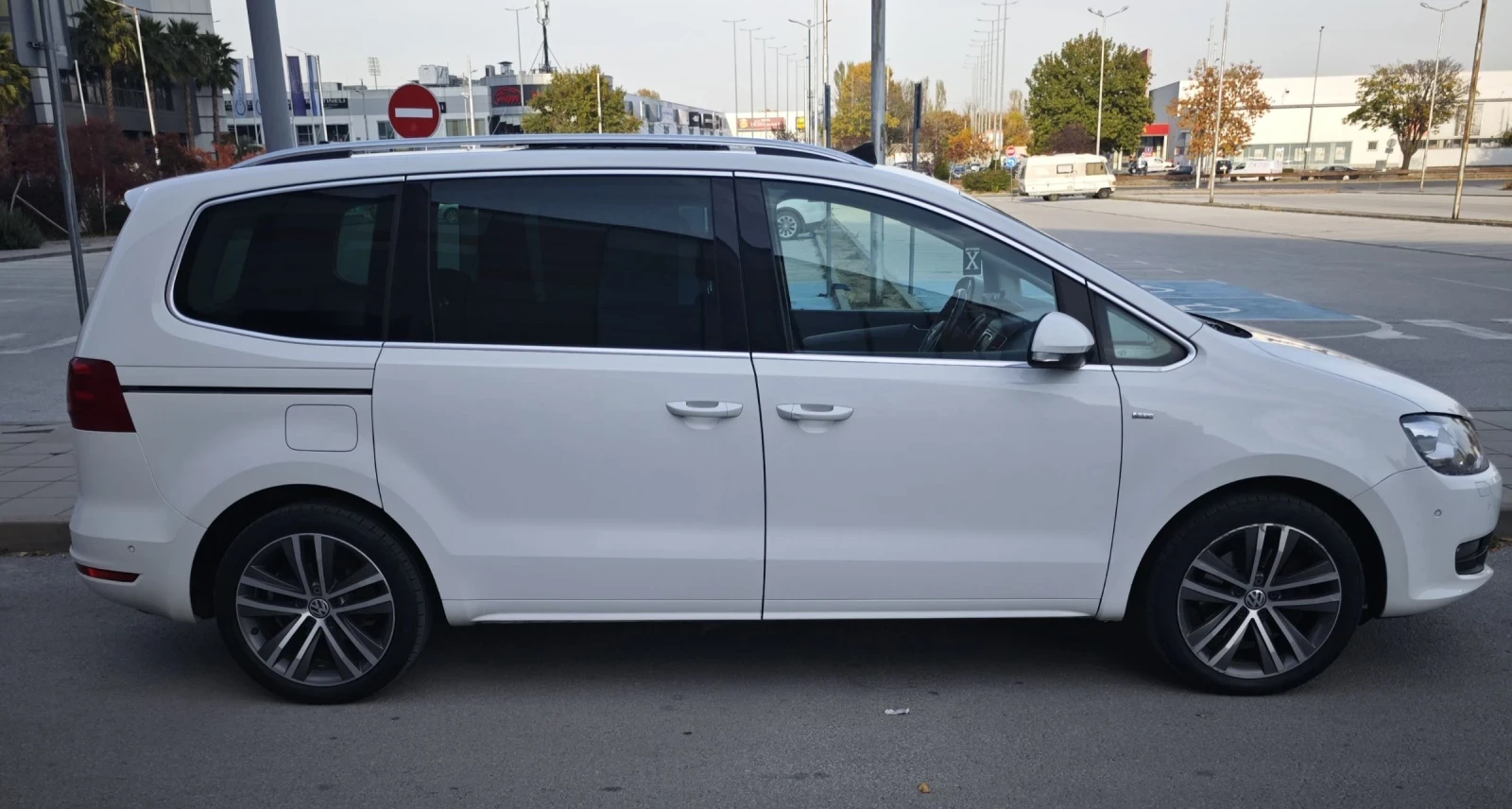 VW Sharan 177к.с.* * АВТОМАТ* ПЕЧКА* САМОПАРКИРАНЕ* KEYLESS  - изображение 6